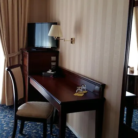 Du Manoir Hotel